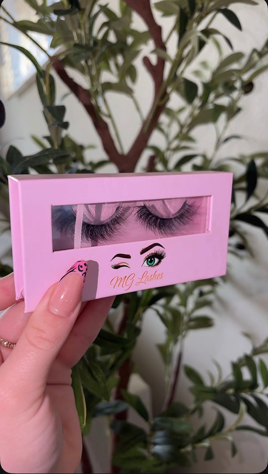 𝓜𝓐𝓜𝓘 𝓛𝓐𝓢𝓗𝓔𝓢